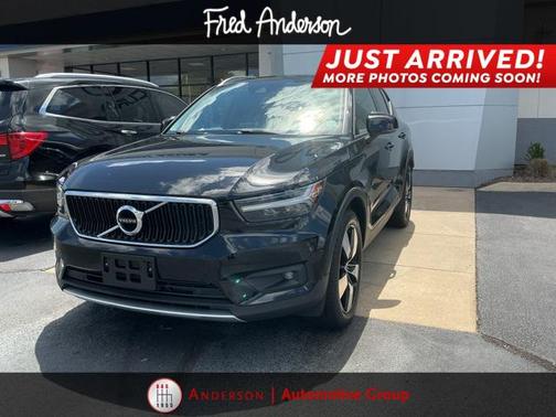 2021 Volvo XC40 T4 Momentum