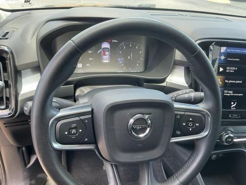 2021 Volvo XC40 T4 Momentum