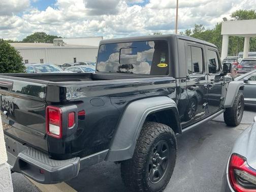 2020 Jeep Gladiator Sport