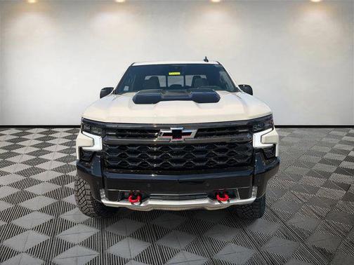 White Sands 2026 Chevrolet Silverado 1500 ZR2