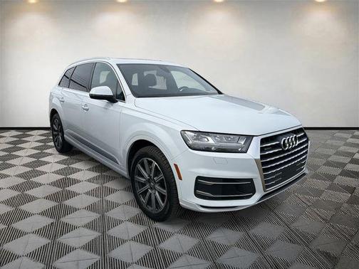 2019 Audi Q7 45 Premium Plus