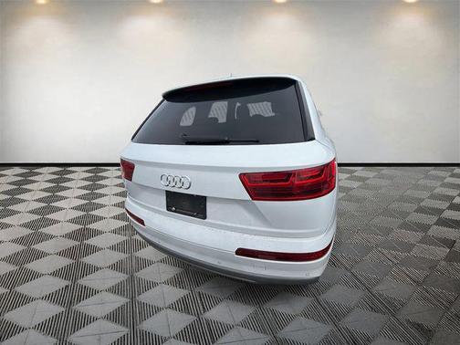 2019 Audi Q7 45 Premium Plus