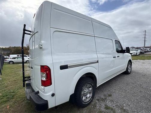 2021 Nissan NV Cargo NV3500 HD S V8