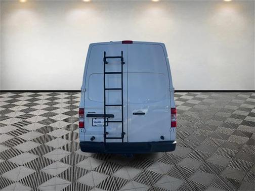 2021 Nissan NV Cargo NV3500 HD S V8