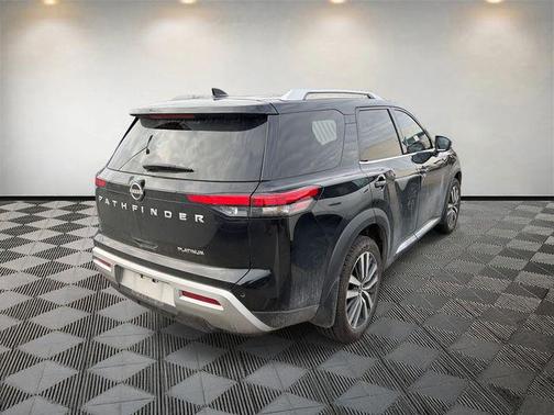 2022 Nissan Pathfinder Platinum 2WD