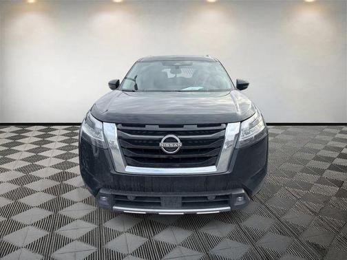 2022 Nissan Pathfinder Platinum 2WD