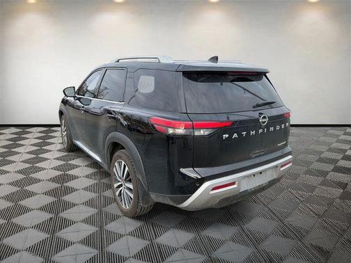 2022 Nissan Pathfinder Platinum 2WD