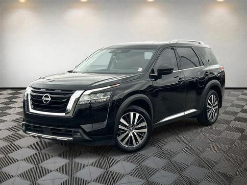 2022 Nissan Pathfinder Platinum 2WD