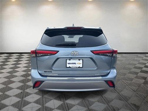 2022 Toyota Highlander Platinum