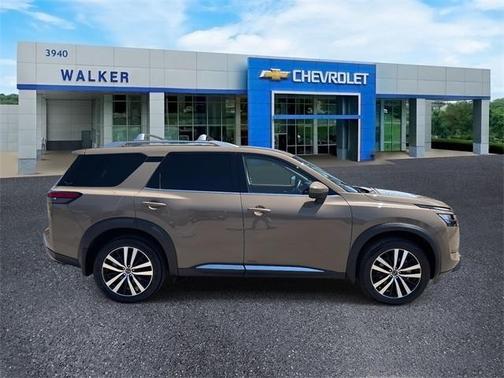 2024 Nissan Pathfinder Platinum FWD