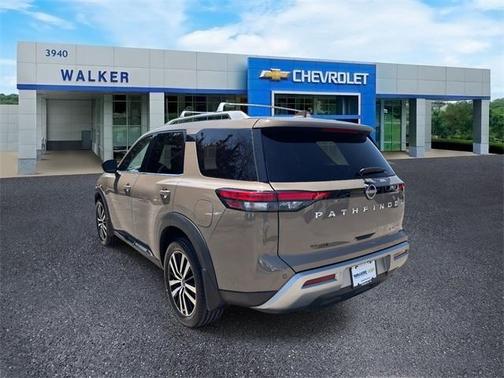 2024 Nissan Pathfinder Platinum FWD