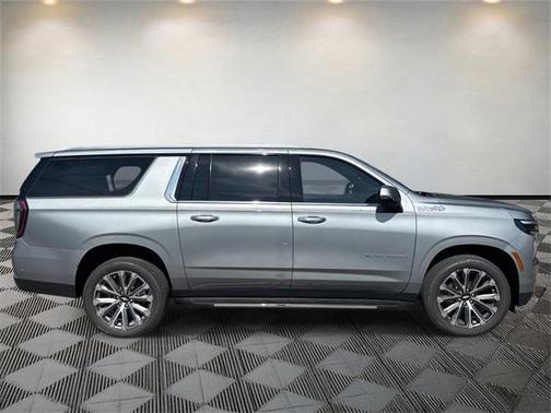 2025 Chevrolet Suburban 4WD High Country