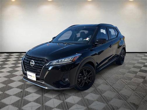 2022 Nissan Kicks SR