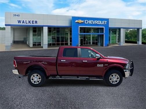 2017 RAM 2500 Laramie Crew Cab 4x4 6'4' Box