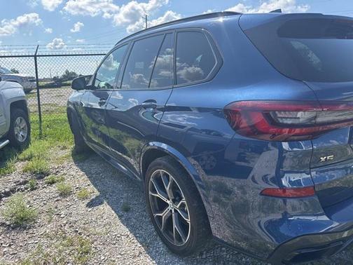 2021 BMW X5 M50i