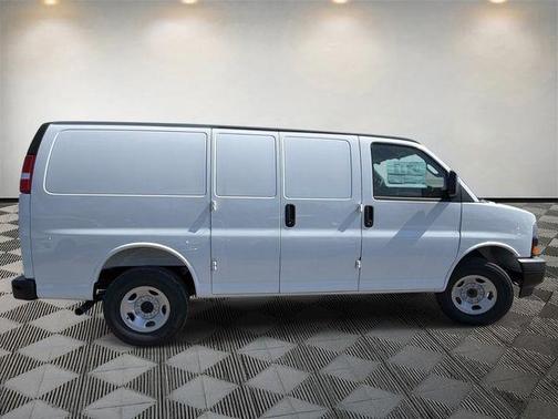 2026 Chevrolet Express 3500 3500 Regular Wheelbase, WT, RWD