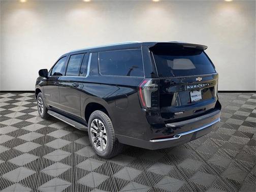 2025 Chevrolet Suburban LT