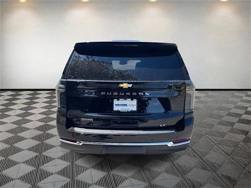 2025 Chevrolet Suburban LT