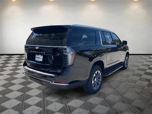 2025 Chevrolet Suburban LT