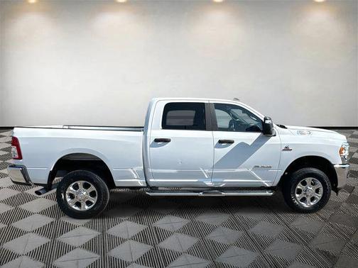 2023 RAM 2500 Big Horn Crew Cab 4x4 6'4' Box