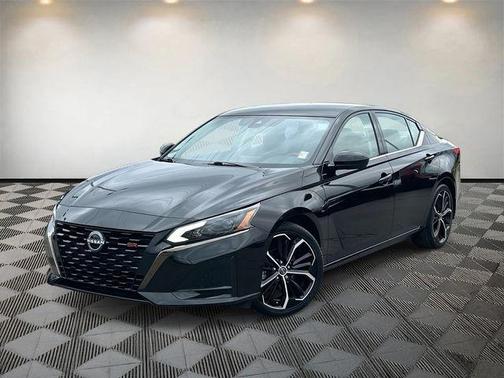 2023 Nissan Altima SR FWD