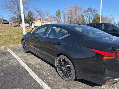 2023 Nissan Altima SR FWD