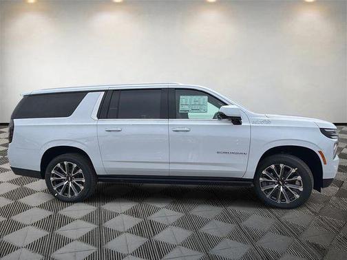 Polar White Tricoat 2026 Chevrolet Suburban High Country, 4WD