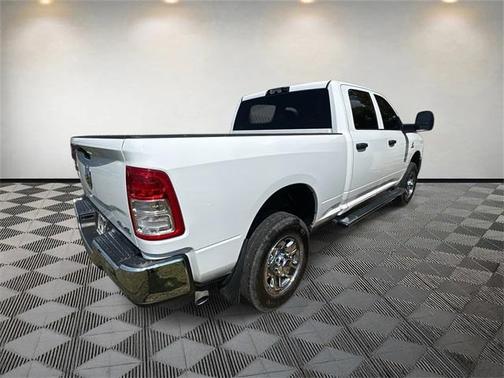 2024 RAM 2500 Tradesman Crew Cab 4x4 6'4' Box
