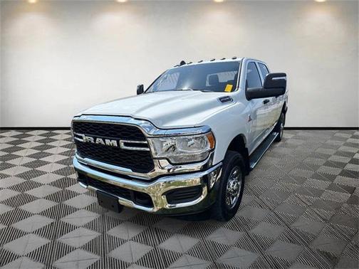 2024 RAM 2500 Tradesman Crew Cab 4x4 6'4' Box