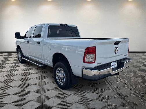 2024 RAM 2500 Tradesman Crew Cab 4x4 6'4' Box