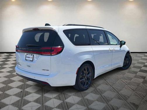 Bright White Clearcoat 2025 Chrysler Pacifica Limited