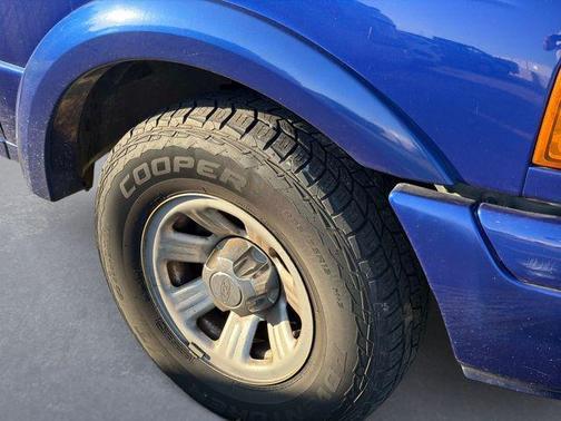Black Clearcoat 2004 Ford Ranger Edge