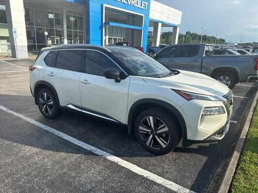 2022 Nissan Rogue SL