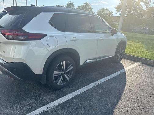 2022 Nissan Rogue SL