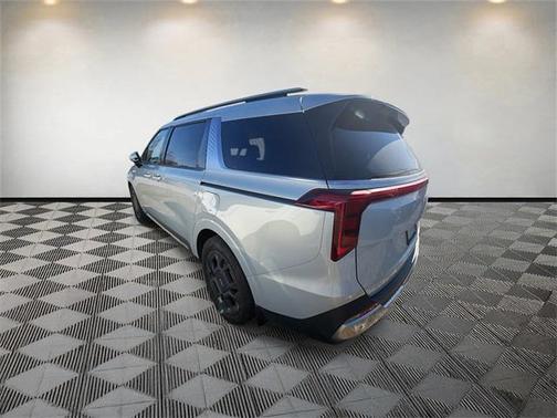 2025 Kia Carnival SX