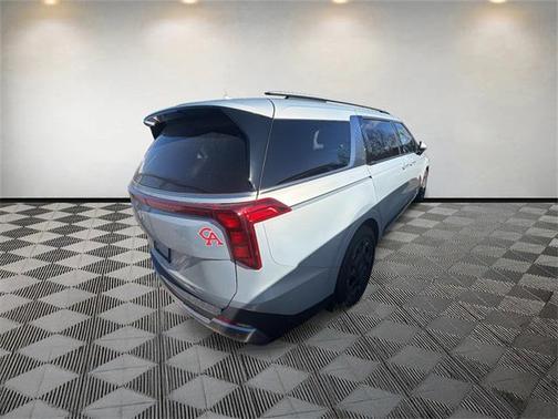 2025 Kia Carnival SX