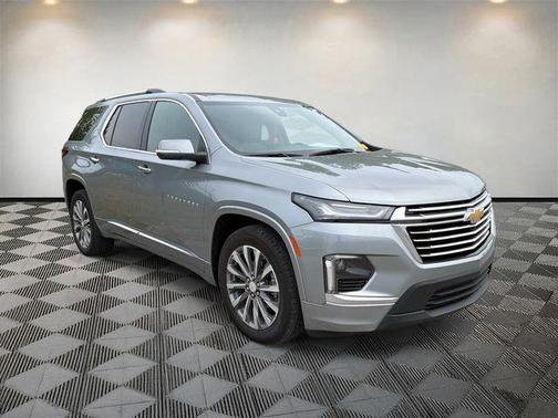 Sterling Gray Metallic 2023 Chevrolet Traverse Premier