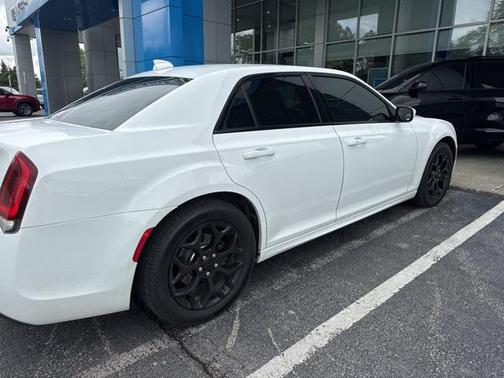 2016 Chrysler 300 S