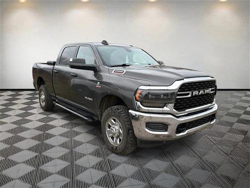 2022 RAM 2500 Big Horn Crew Cab 4x4 6'4' Box