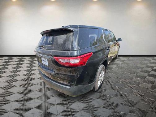 Mosaic Black Metallic 2021 Chevrolet Traverse LS
