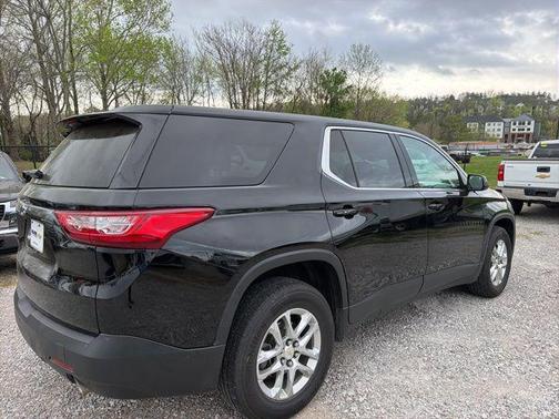 Mosaic Black Metallic 2021 Chevrolet Traverse LS