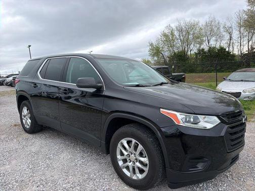 Mosaic Black Metallic 2021 Chevrolet Traverse LS