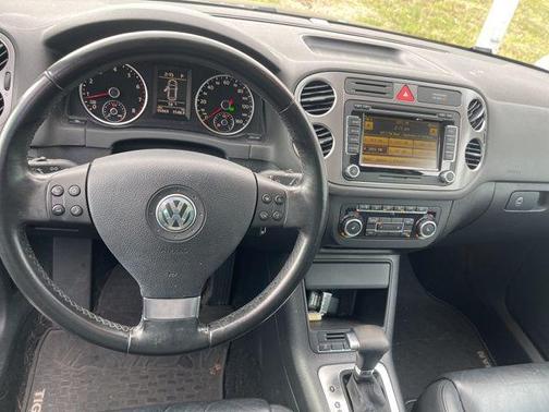 2010 Volkswagen Tiguan SEL
