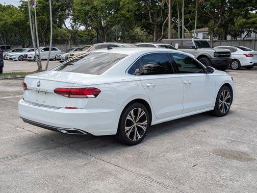 2022 Volkswagen Passat 2.0T SE