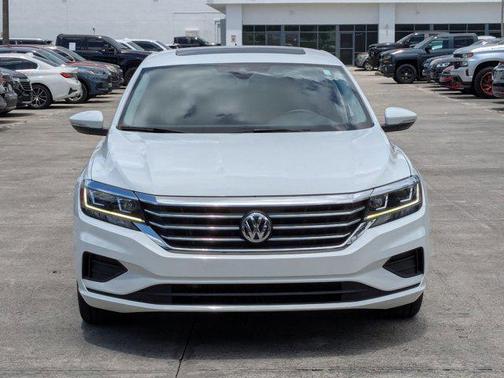 2022 Volkswagen Passat 2.0T SE