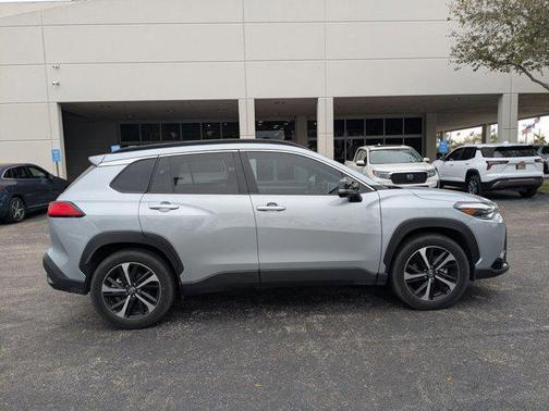 2025 Toyota Corolla Hybrid SE