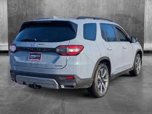 2025 Honda Pilot Touring 8-Passenger