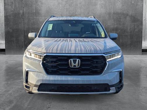 2025 Honda Pilot Touring 8-Passenger