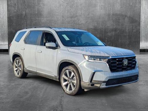2025 Honda Pilot Touring 8-Passenger
