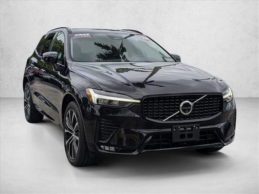 2024 Volvo XC60 B5 Plus Dark Theme